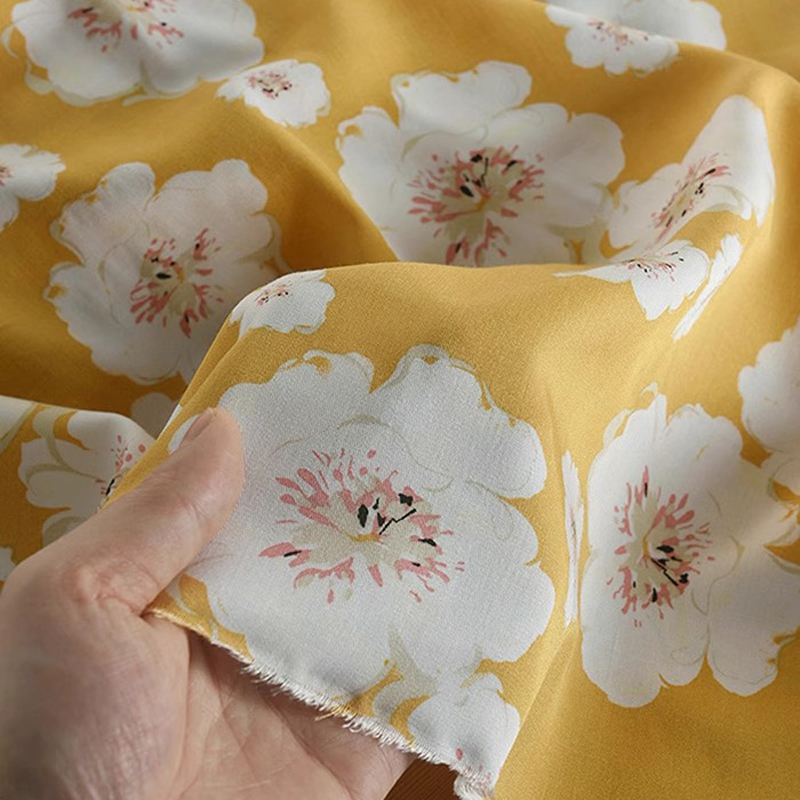 Wit Bloemenprint Op Mooi Geel  - Soft Summer Yellow Clothing recensie en prijs