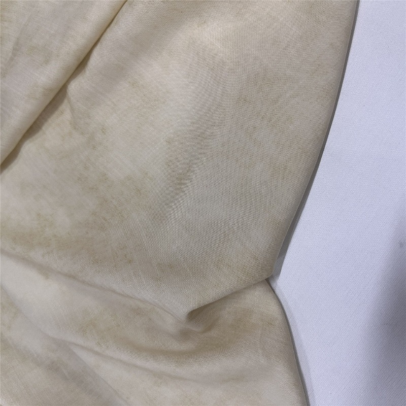 Lichtgeel mistig bloemig zacht - Soft Summer Yellow Clothing recensie en prijs