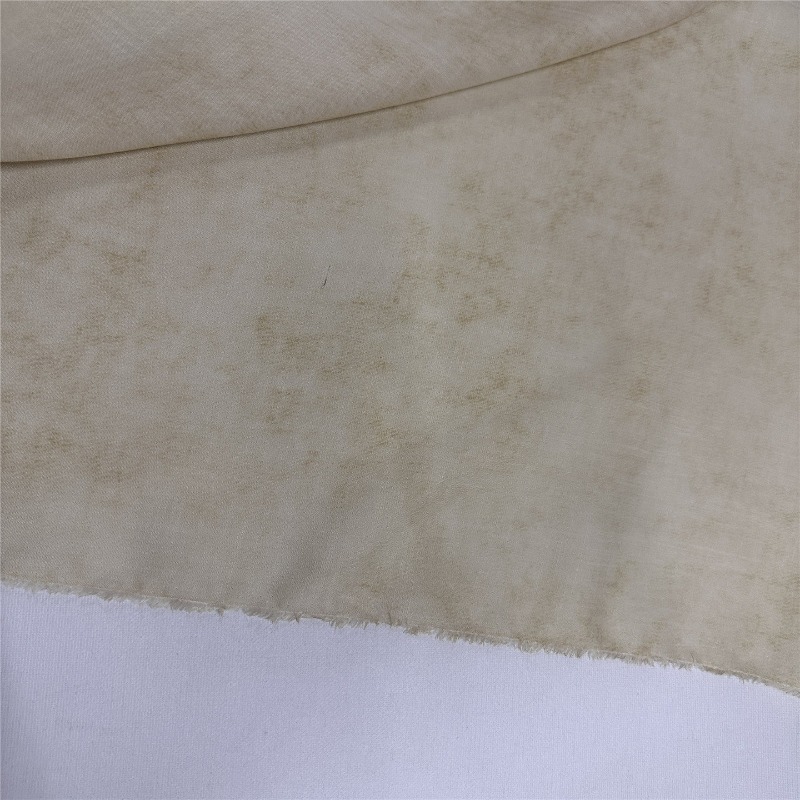 Lichtgeel mistig bloemig zacht - Soft Summer Yellow Clothing recensie en prijs